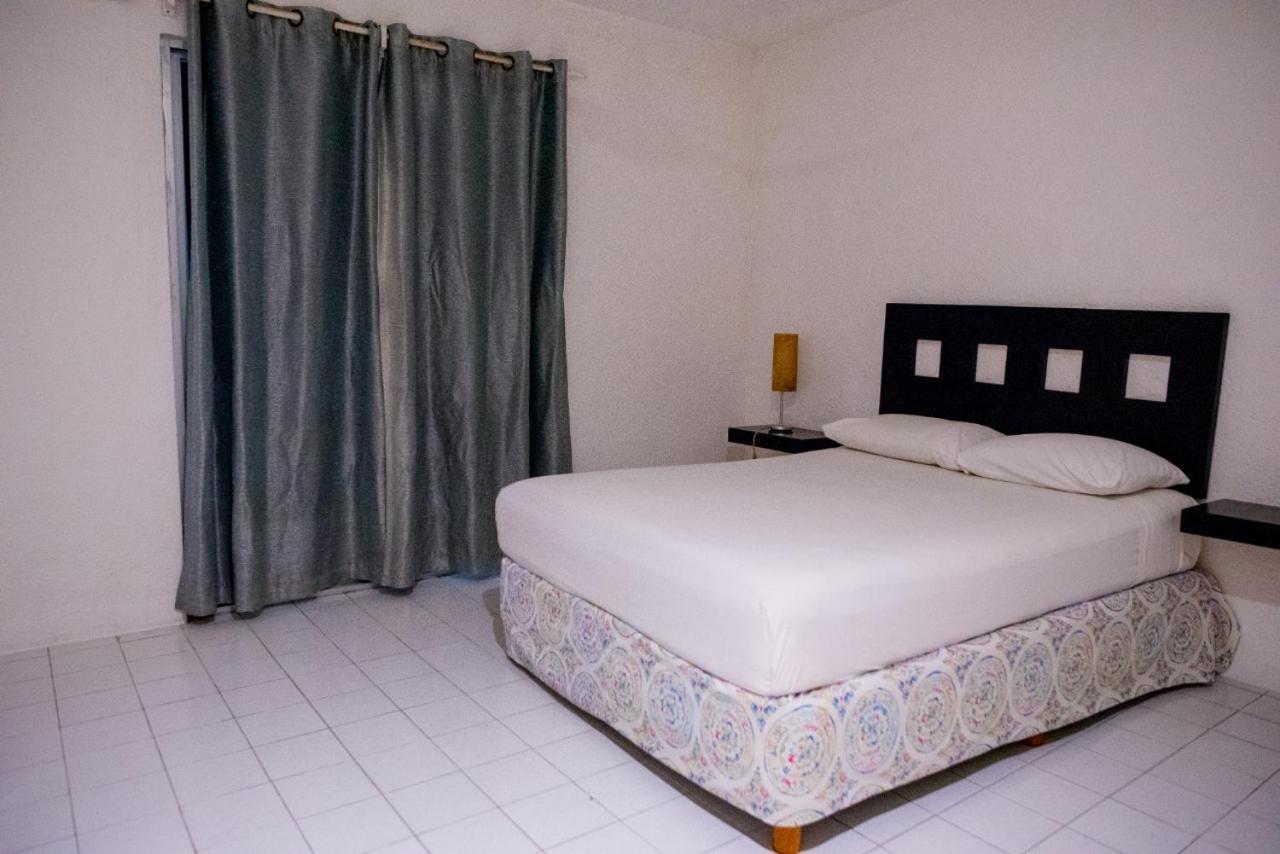 El Tropical Playa Del Carmen Hotel ภายนอก รูปภาพ