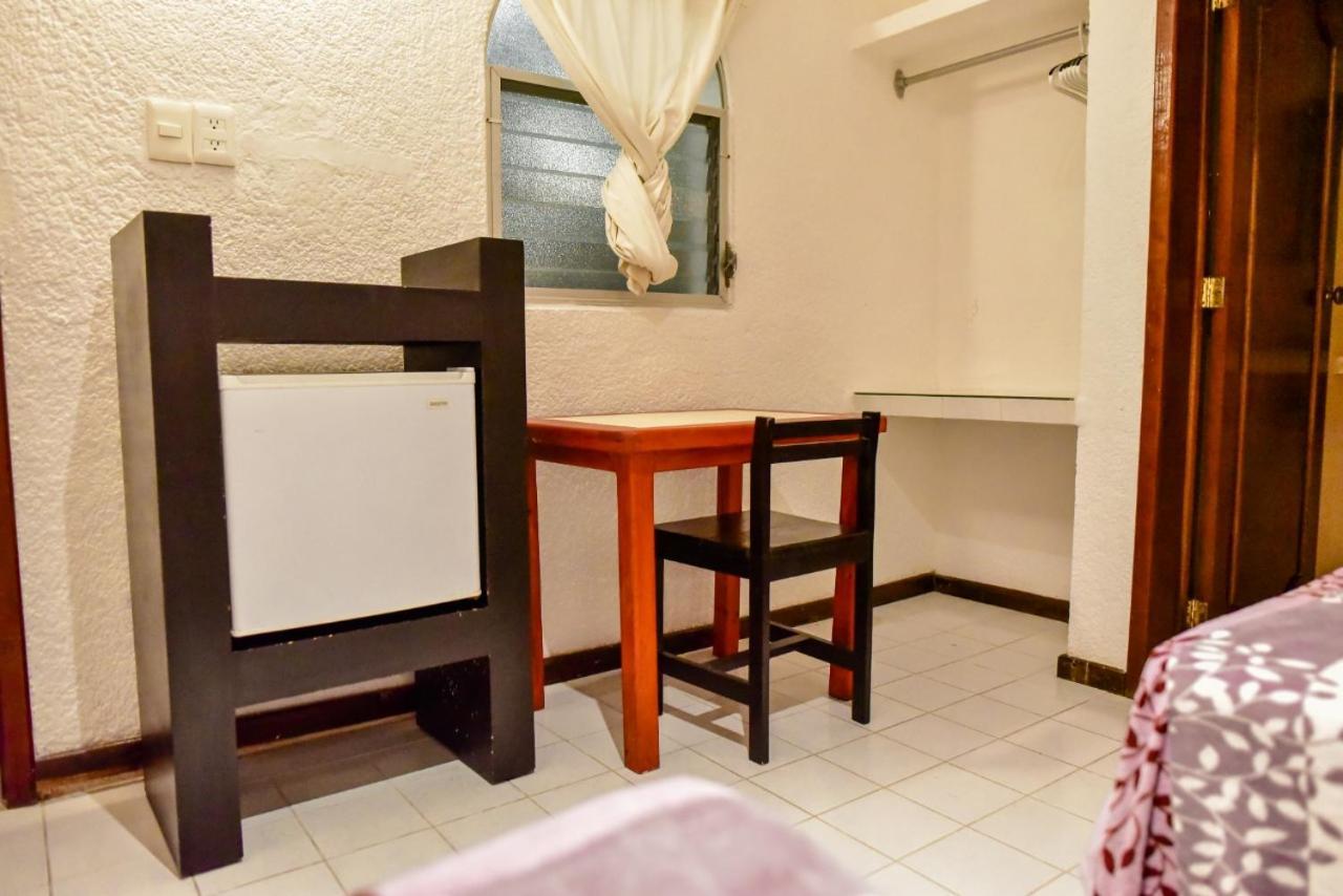 El Tropical Playa Del Carmen Hotel ภายนอก รูปภาพ
